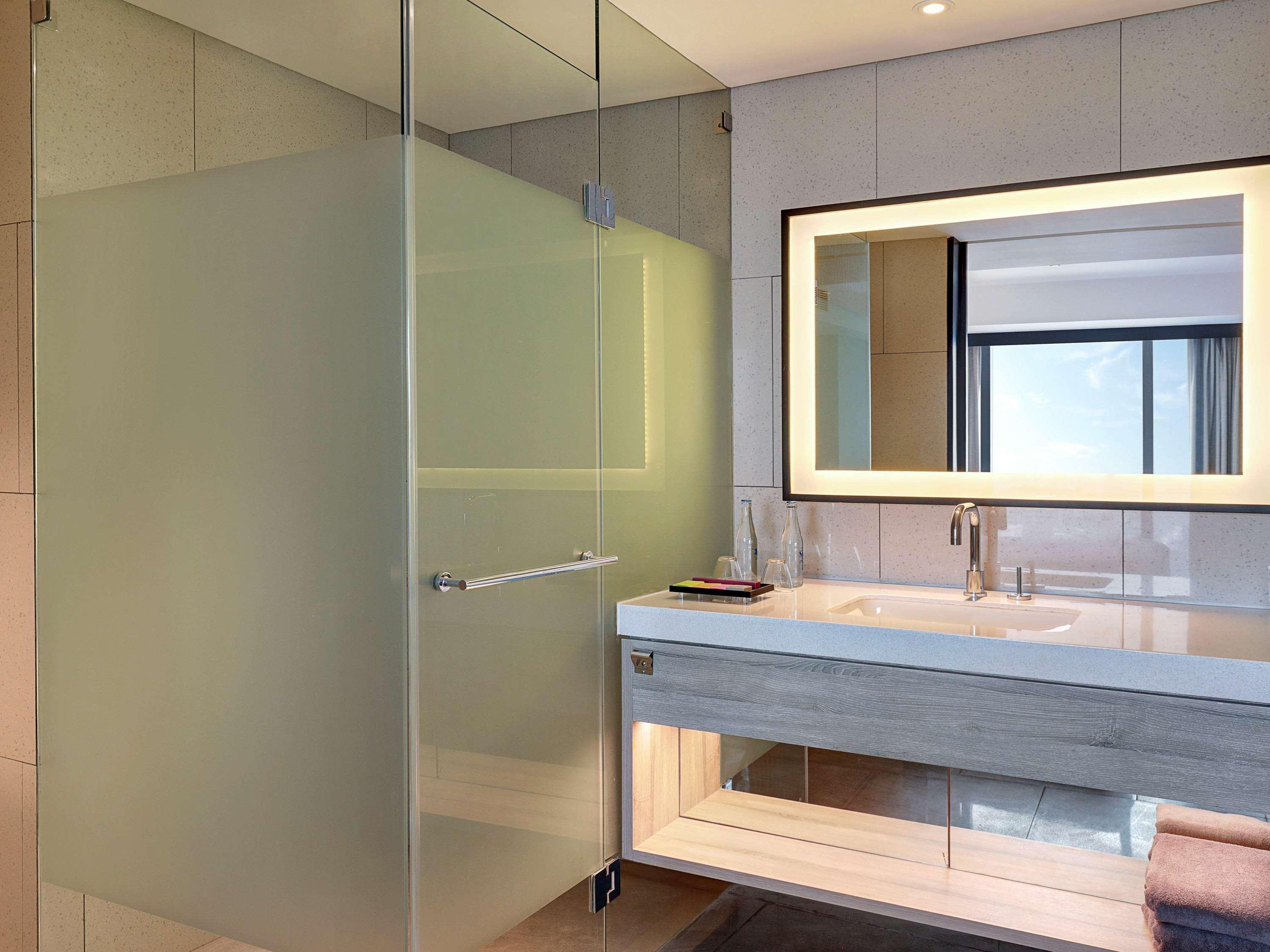 Ibis Styles Jakarta Tanah Abang Экстерьер фото
