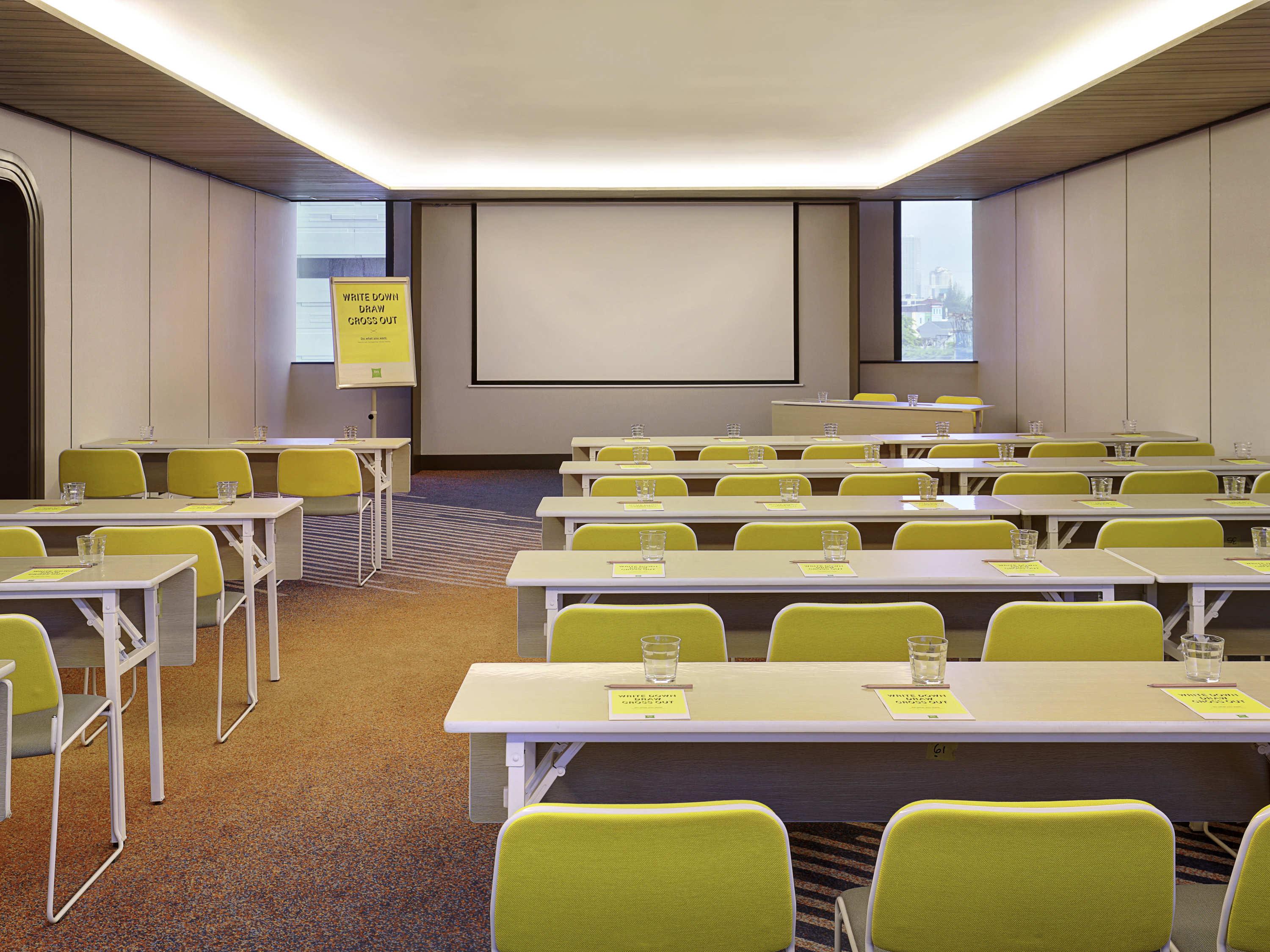 Ibis Styles Jakarta Tanah Abang Экстерьер фото